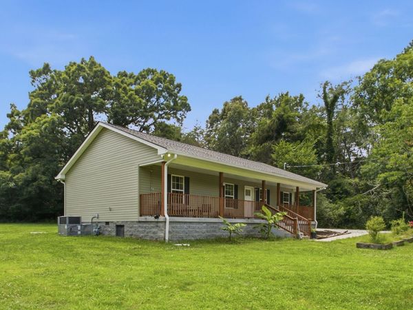 8252 Pinewood Rd , Nunnelly, TN 37137