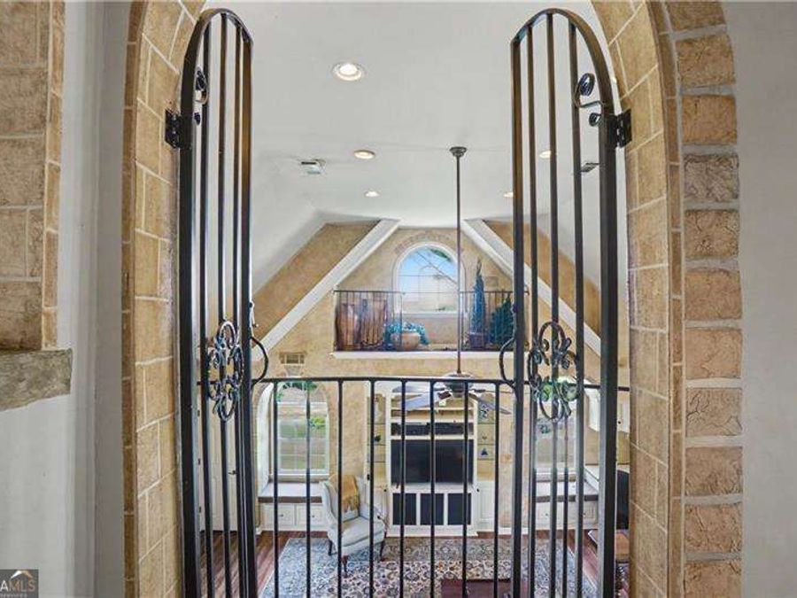 Property Image 36