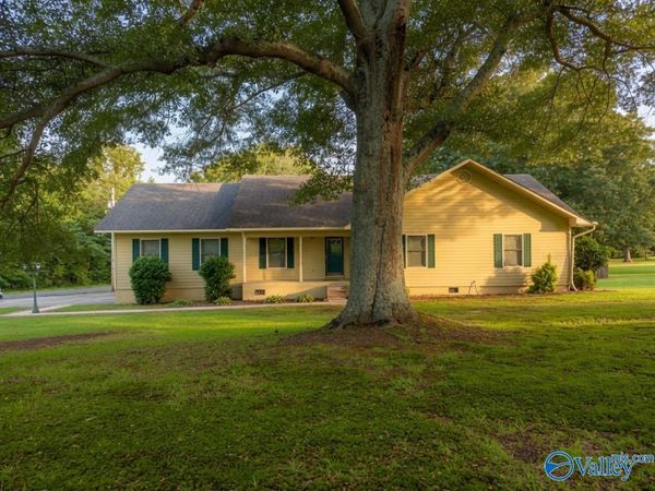 34 Weatherly Avenue, Albertville, AL 35950