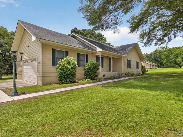 34 Weatherly Avenue, Albertville, AL 35950