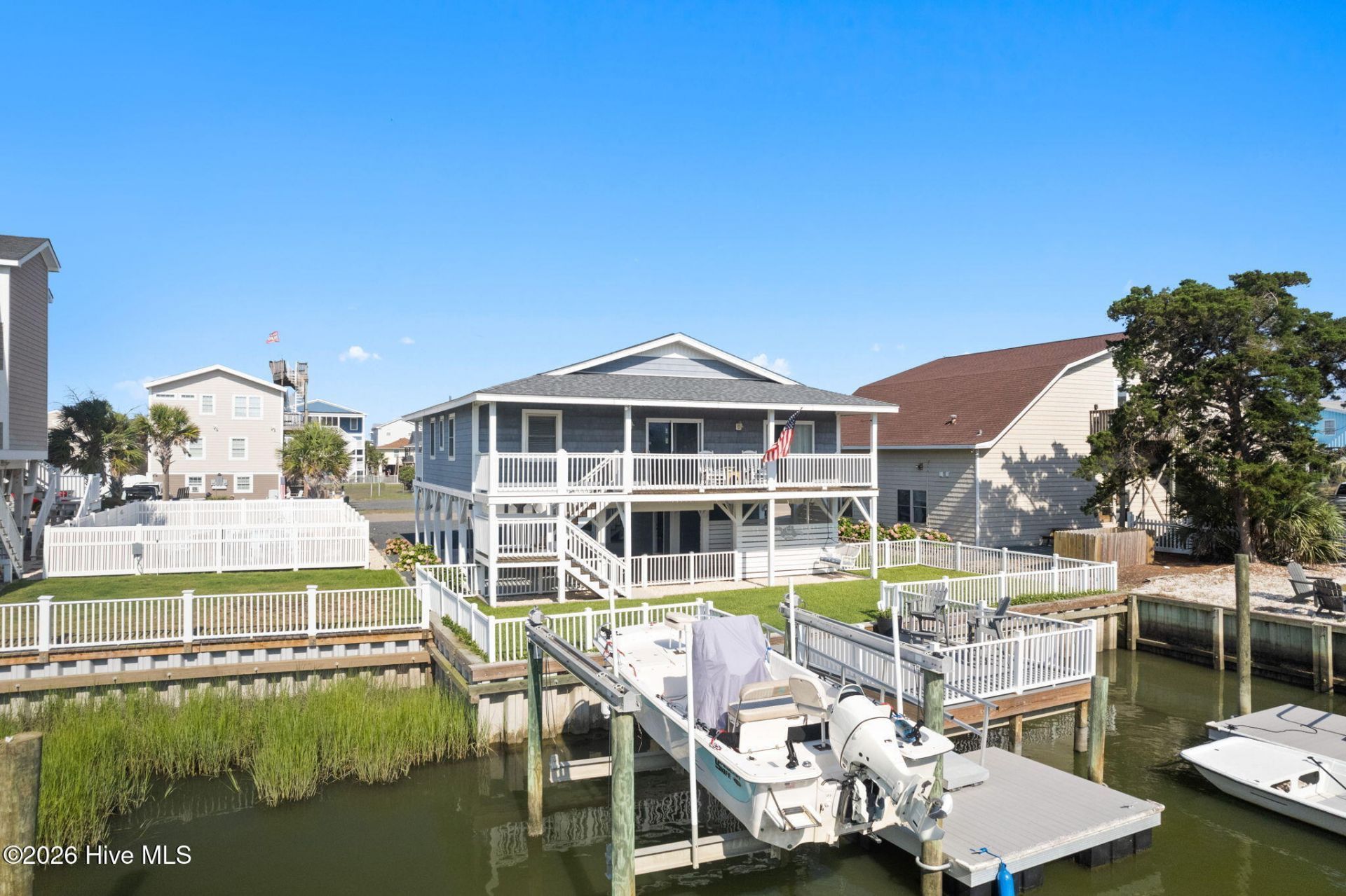 105 Starfish Drive, Holden Beach, NC 28462 Main Photo