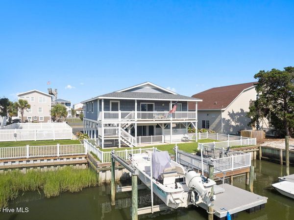 105 Starfish Drive, Holden Beach, NC 28462