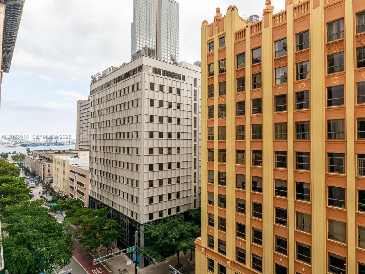 151 SE 1st St , Unit 807, Miami, FL 33131 Photo