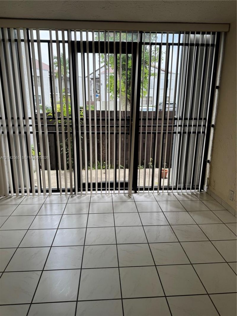 9429 Fontainebleau Blvd, Unit 105-33, Miami, FL 33172 Photo
