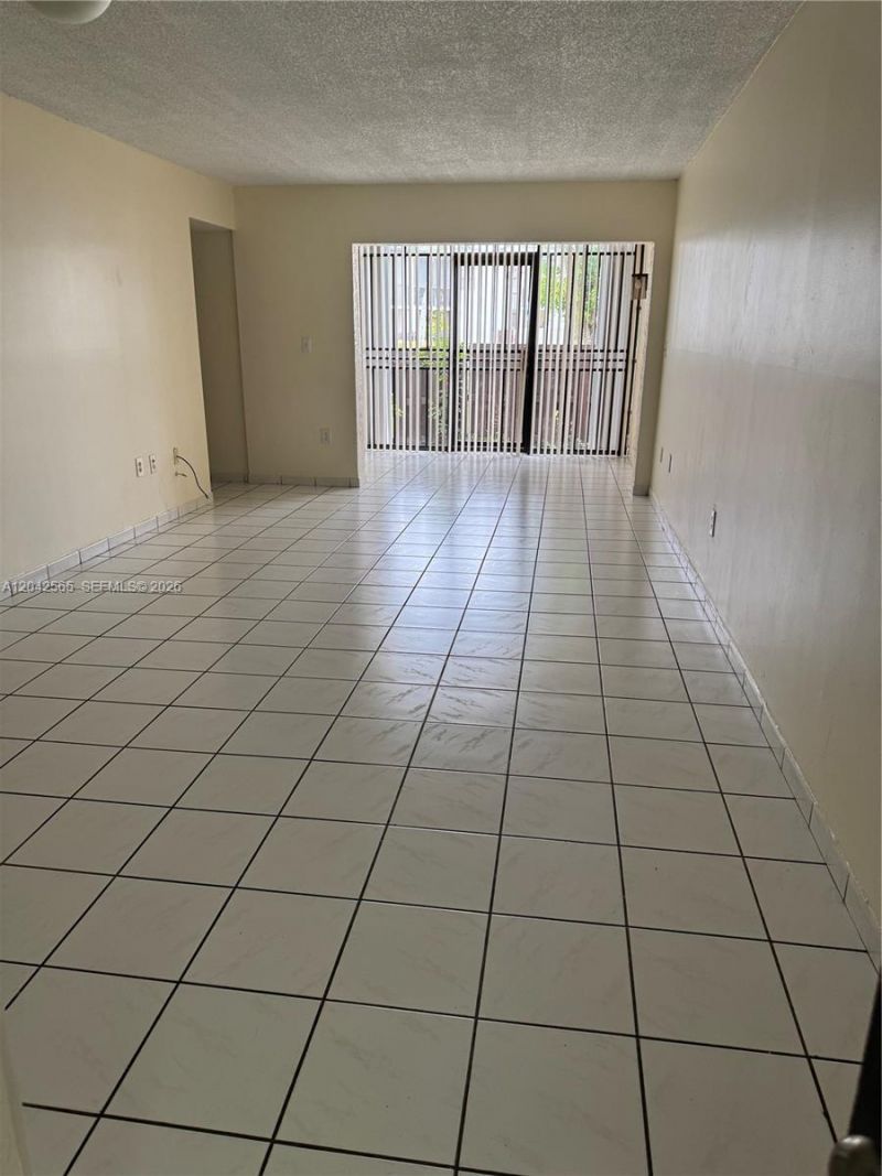 9429 Fontainebleau Blvd, Unit 105-33, Miami, FL 33172 Photo