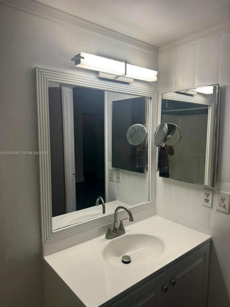 9429 Fontainebleau Blvd, Unit 105-33, Miami, FL 33172 Photo