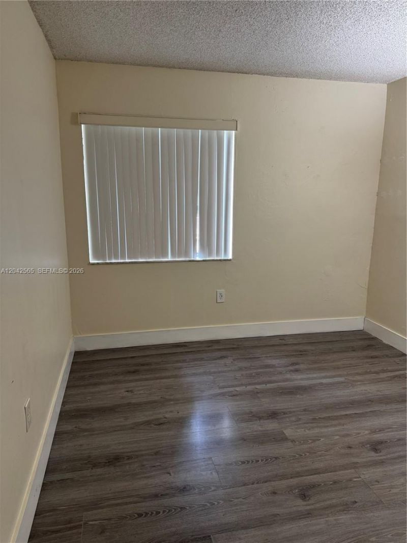 9429 Fontainebleau Blvd , Unit 105-33, Miami, FL 33172 Photo