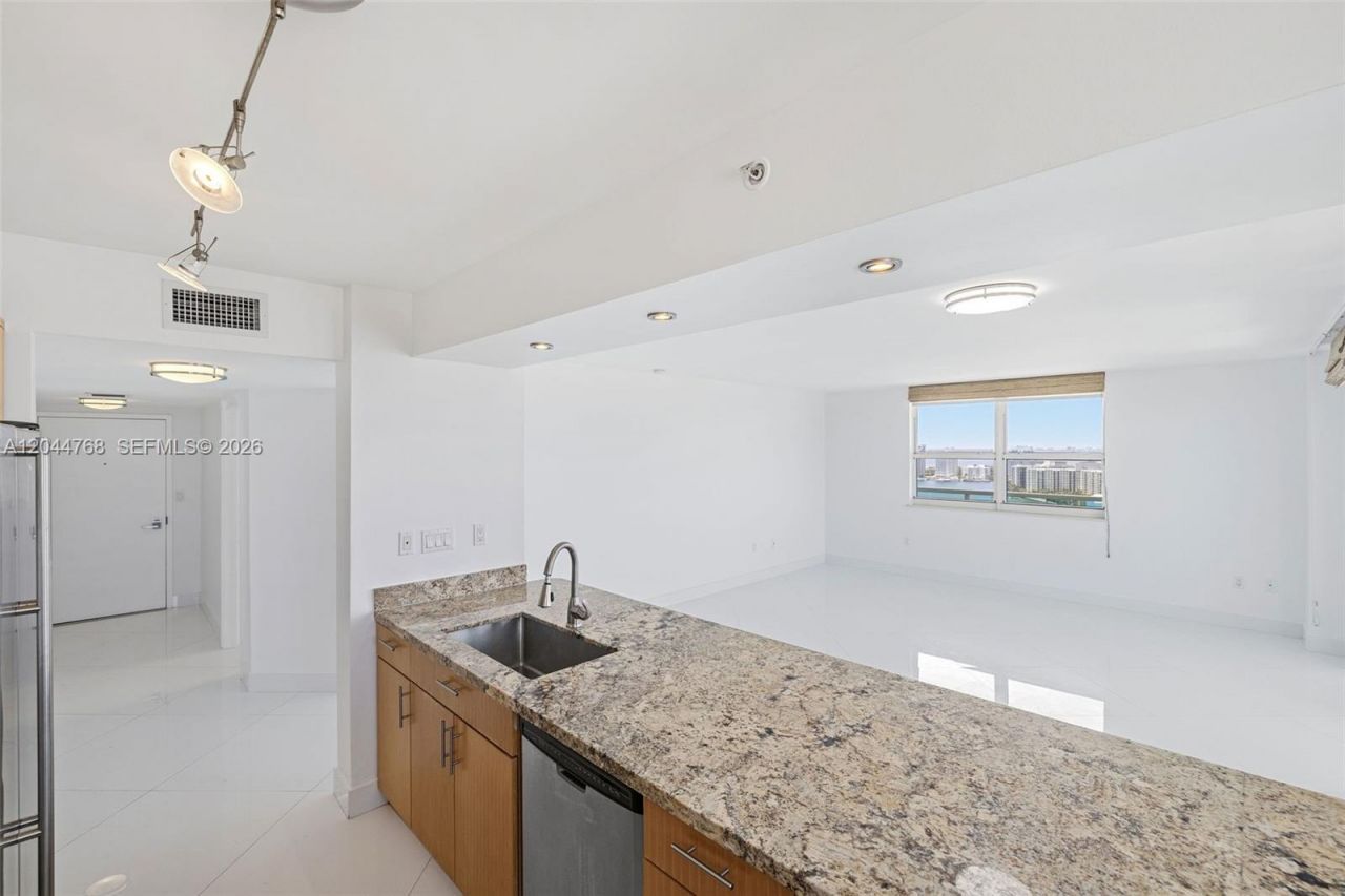 650 West Ave , Unit 2912, Miami Beach, FL 33139 Photo