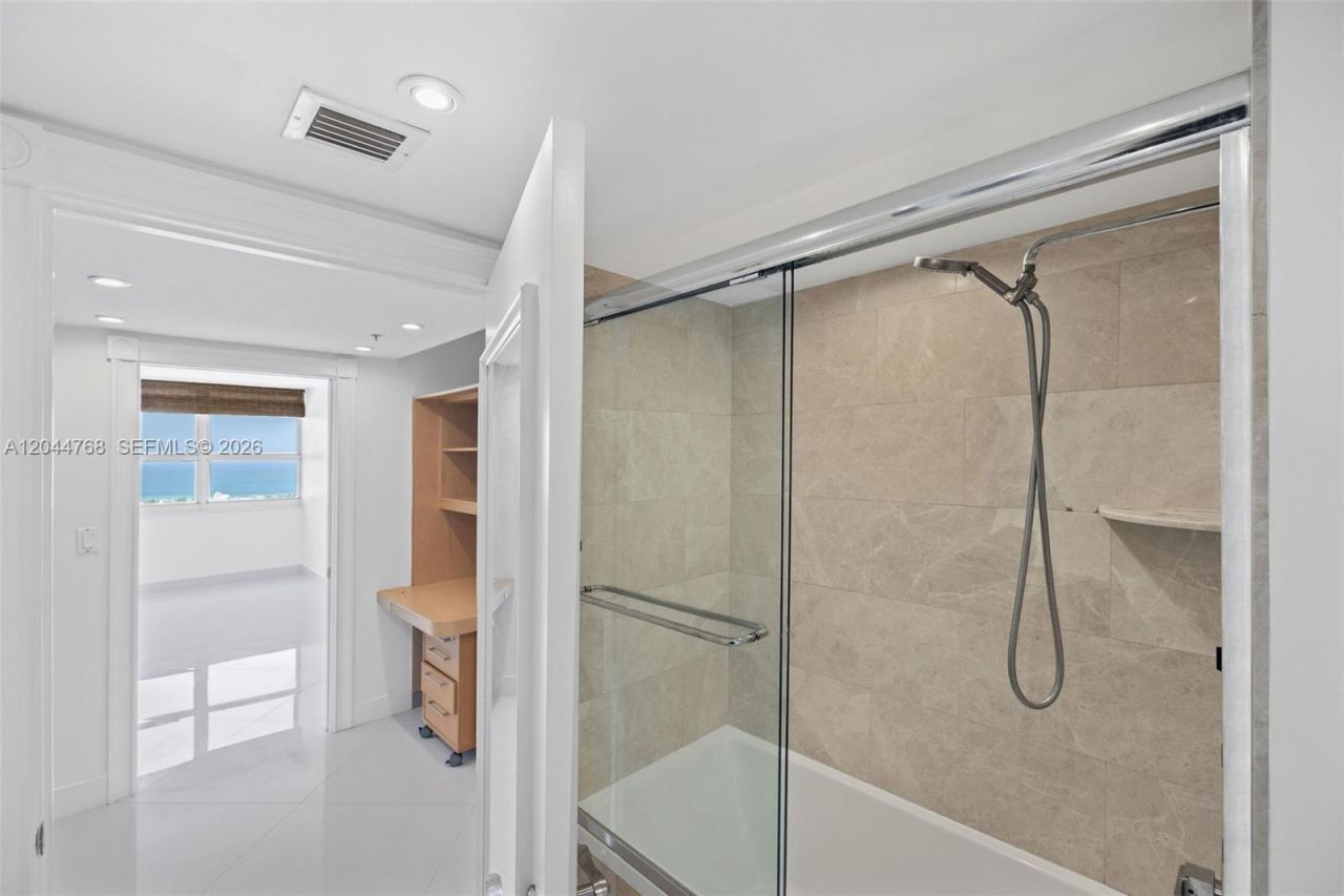 650 West Ave , Unit 2912, Miami Beach, FL 33139 Photo