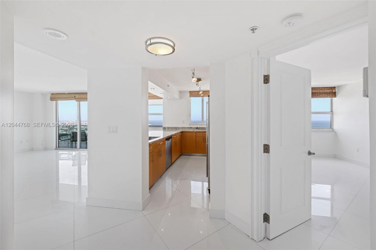 650 West Ave , Unit 2912, Miami Beach, FL 33139 Photo