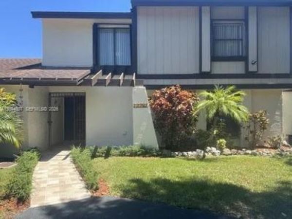 12701 SW 70th Ln , Miami, FL 33183