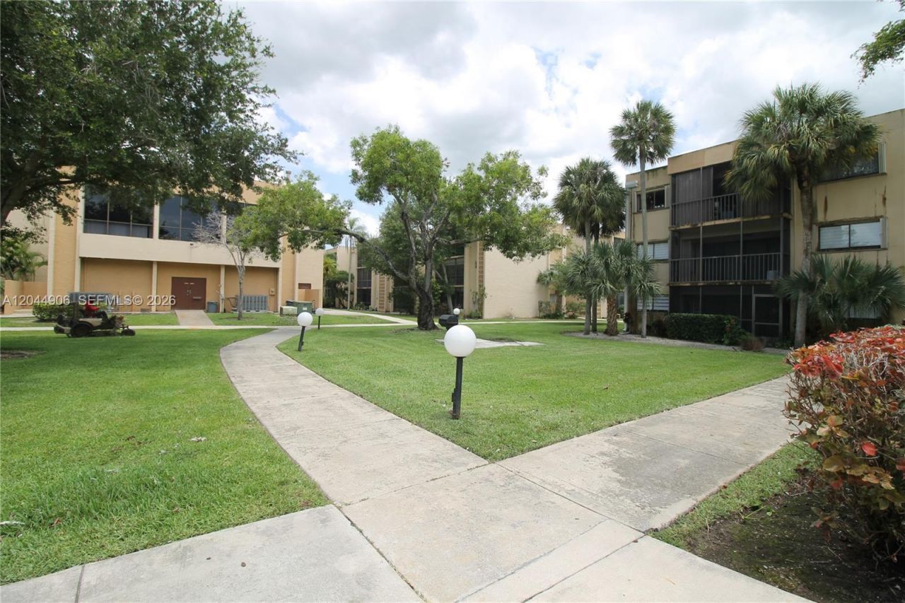 8415 SW 107th Ave, Unit 359W, Miami, FL 33173 Photo
