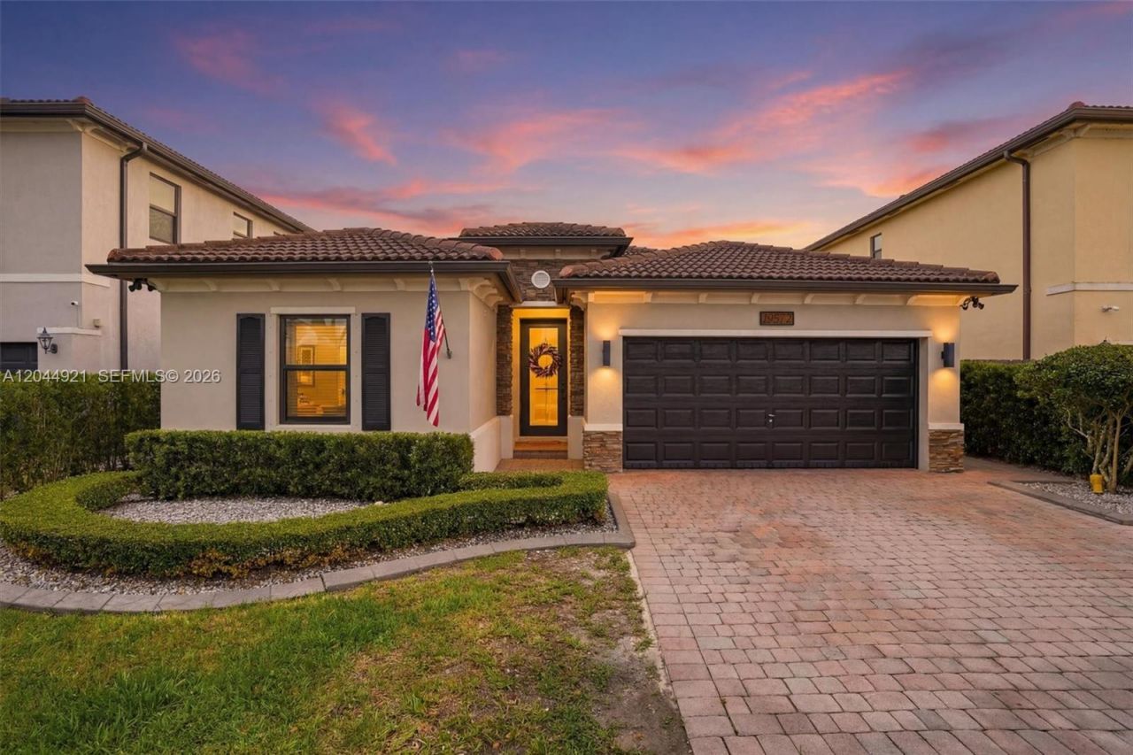 16572 SW 43rd Lane , Miami, FL 33185 Photo