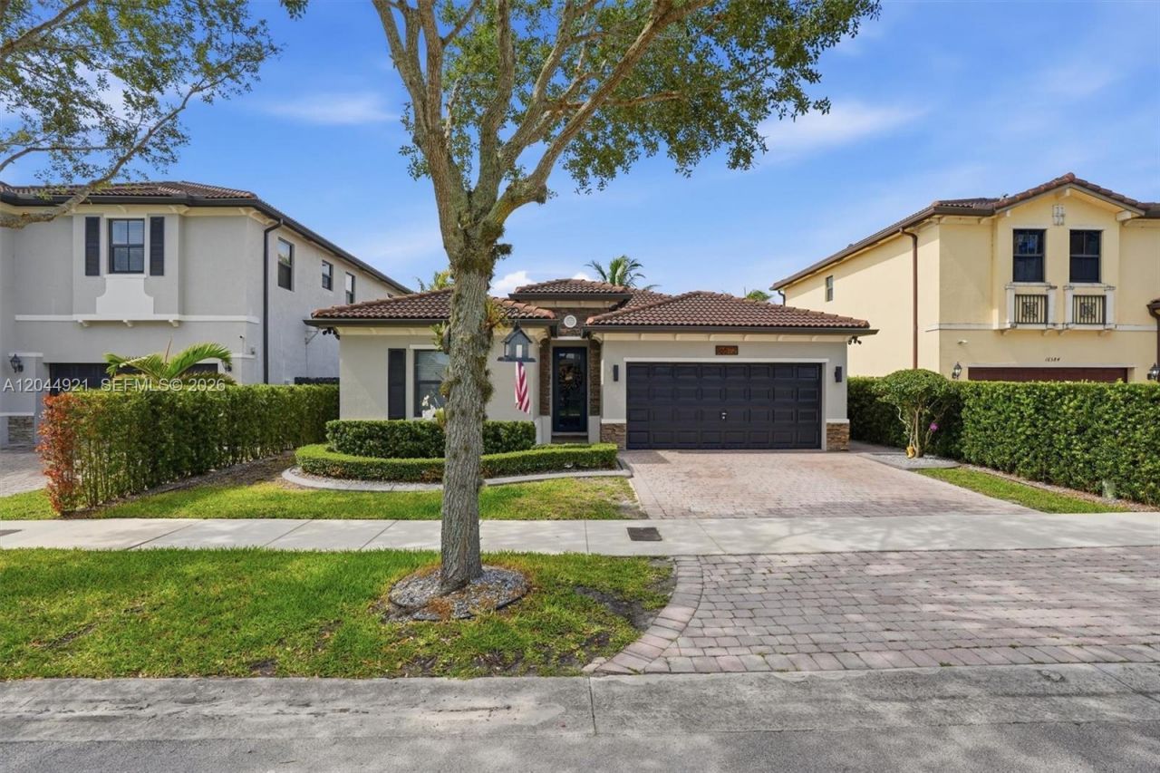 16572 SW 43rd Lane , Miami, FL 33185 Photo