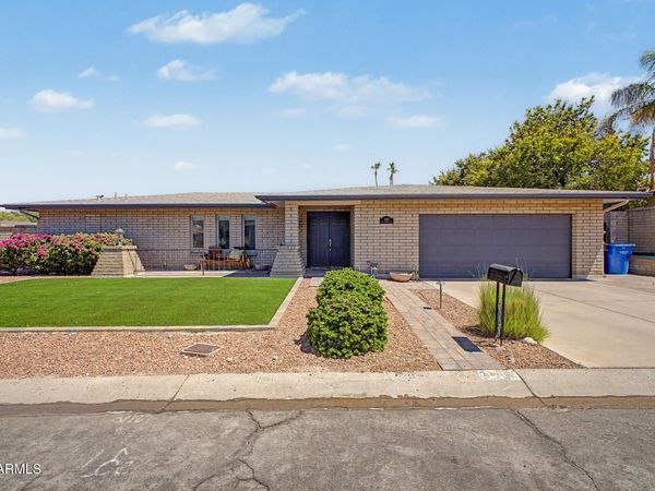 2802 E MISSION Lane, Phoenix, AZ 85028