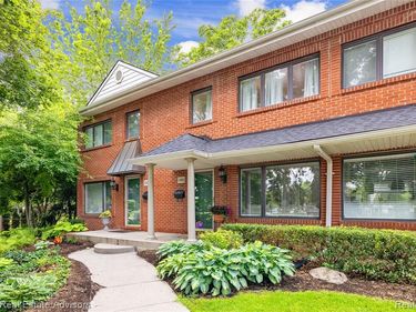 1005 N Old Woodward Avenue, Birmingham, MI 48009