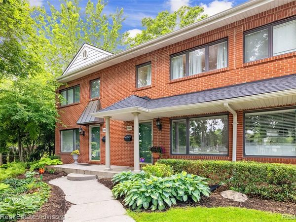 1005 N Old Woodward Avenue , Birmingham, MI 48009