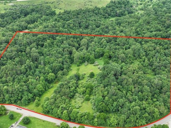 147 W Leatherwood Pike , Barnesville, OH 43713