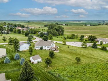 3375 PRAIRIE N Circle, LOGAN, IA 51546