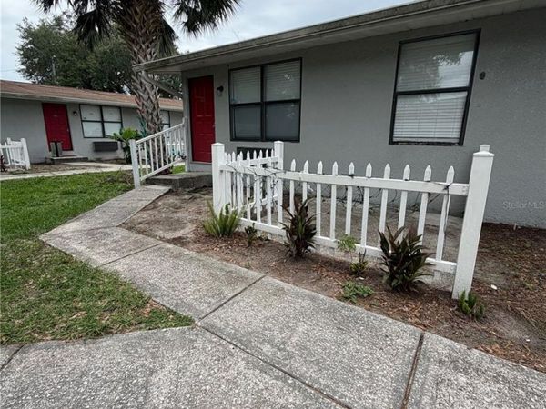 1400 STRAWBERRY PLACE , Unit 33, PLANT CITY, FL 33563