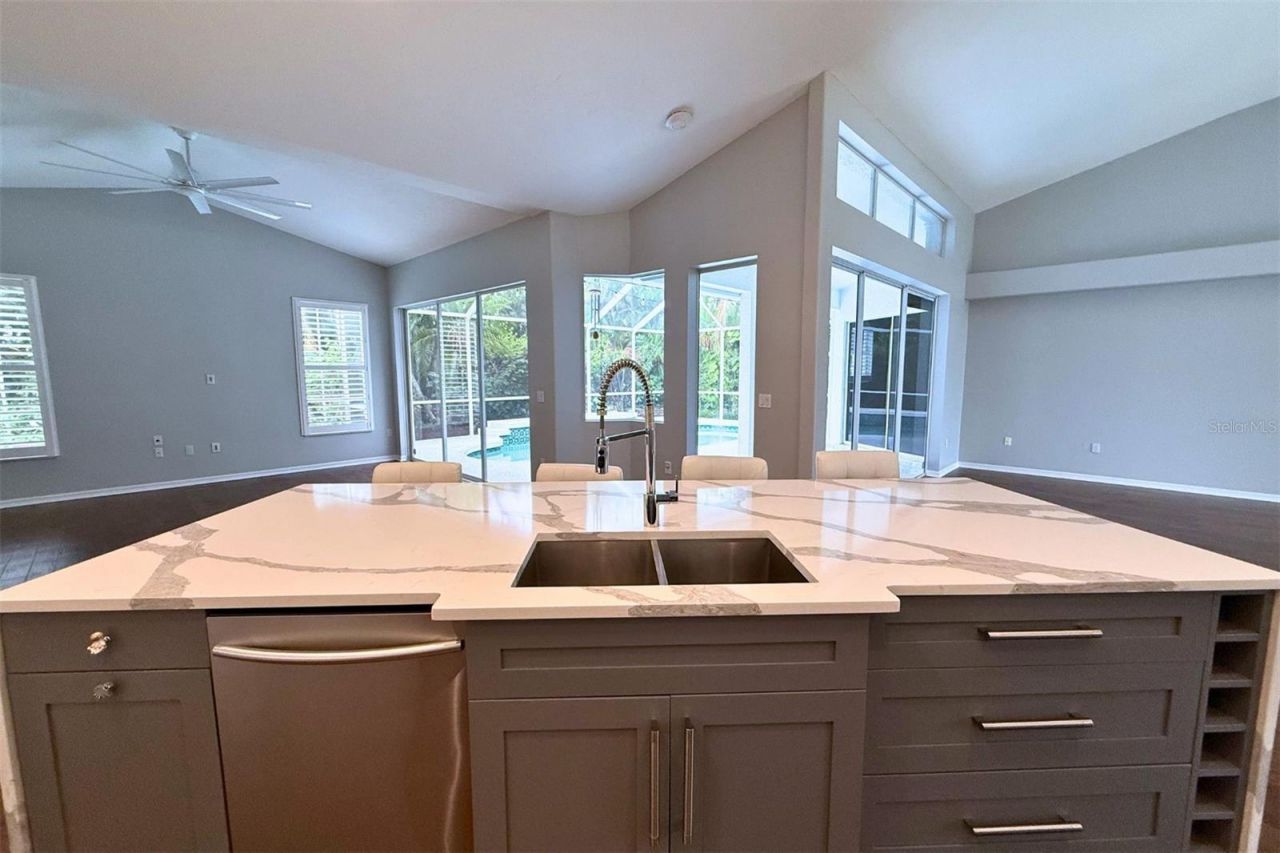 4824 Hanging Moss Lane, Sarasota, FL 34238 Photo
