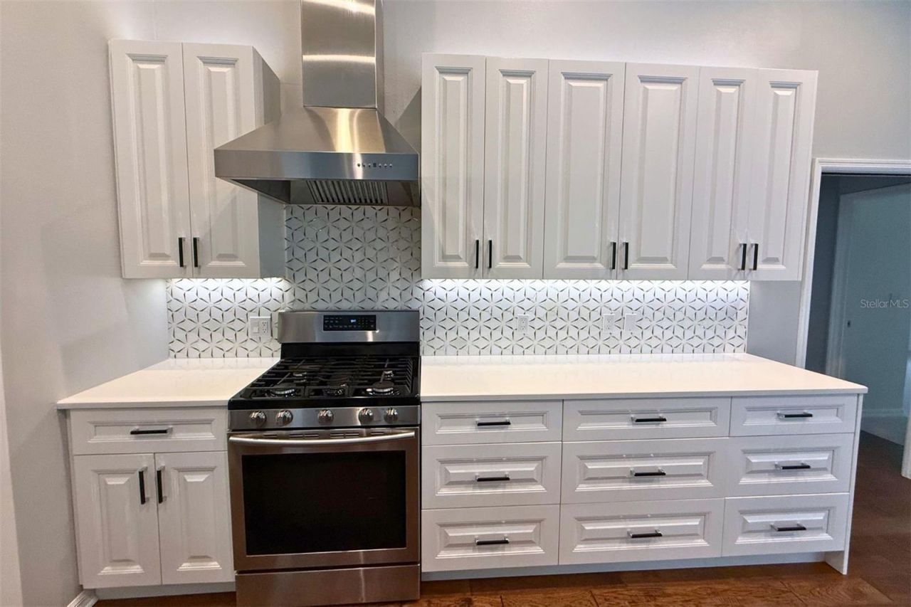 4824 Hanging Moss Lane, Sarasota, FL 34238 Photo