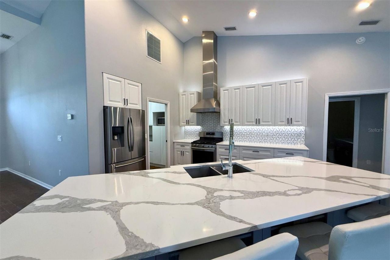 4824 Hanging Moss Lane, Sarasota, FL 34238 Photo