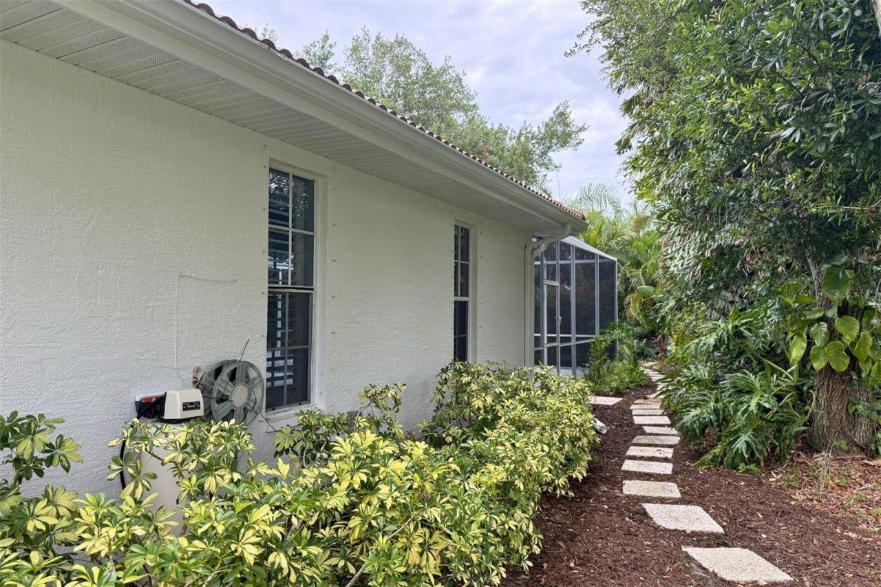 4824 Hanging Moss Lane, Sarasota, FL 34238 Photo