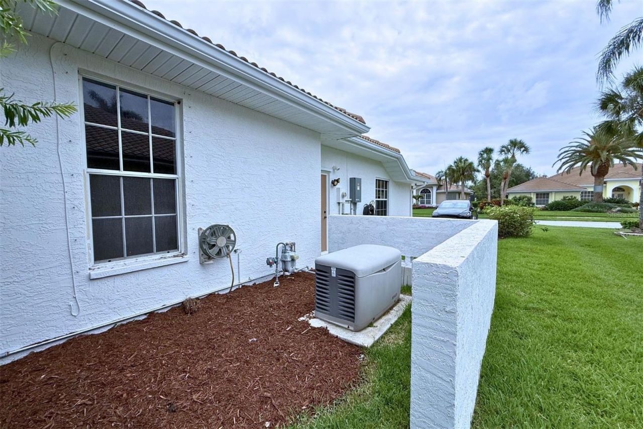 4824 Hanging Moss Lane, Sarasota, FL 34238 Photo