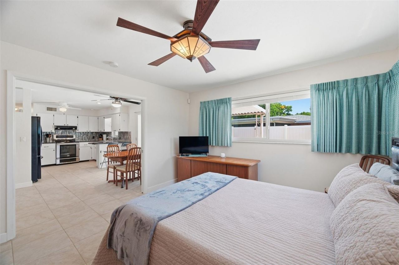 5915 46th Avenue N, Kenneth City, FL 33709 Photo