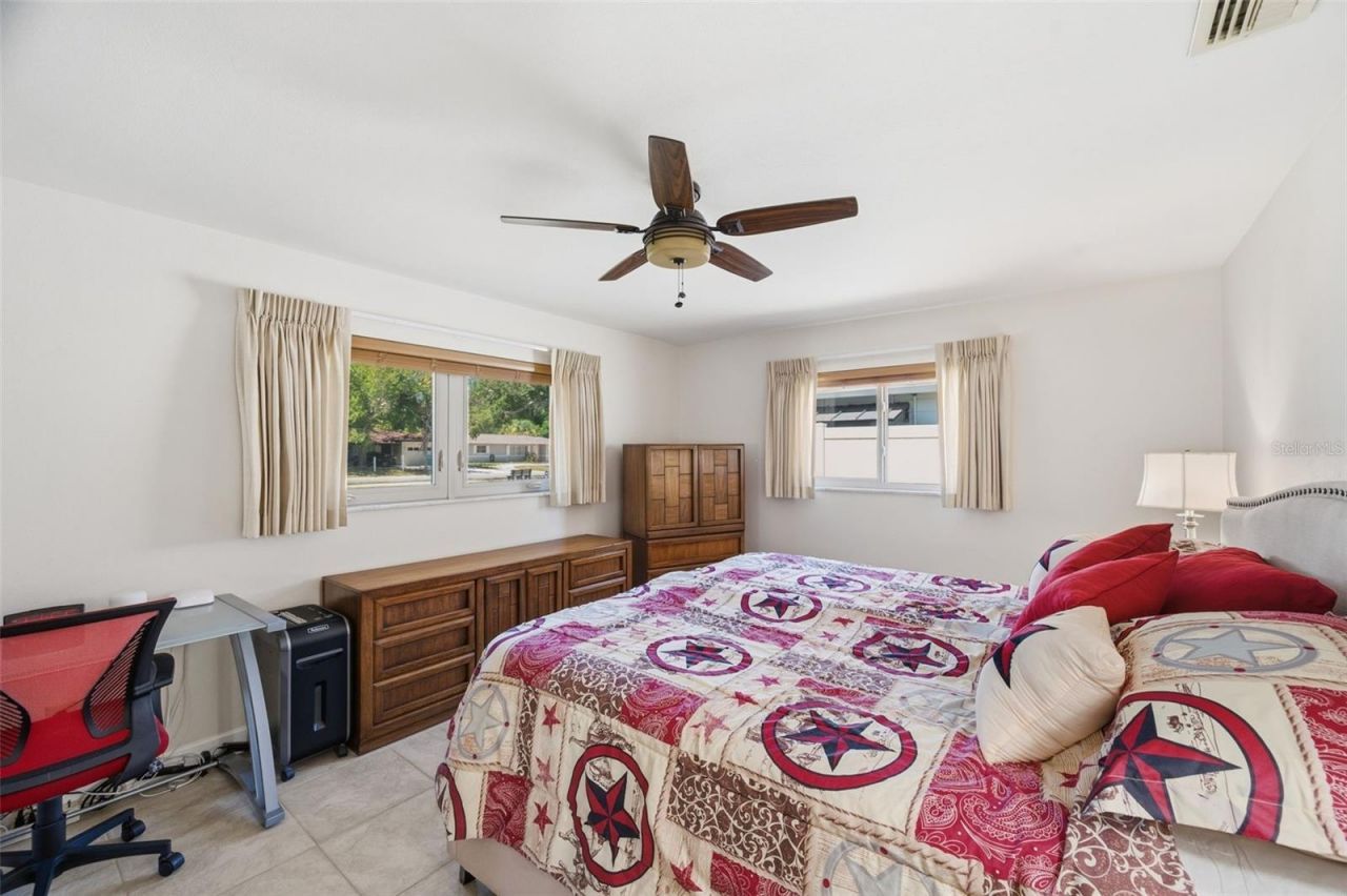 5915 46th Avenue N, Kenneth City, FL 33709 Photo