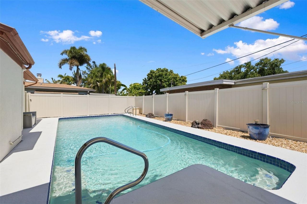5915 46th Avenue N, Kenneth City, FL 33709 Photo