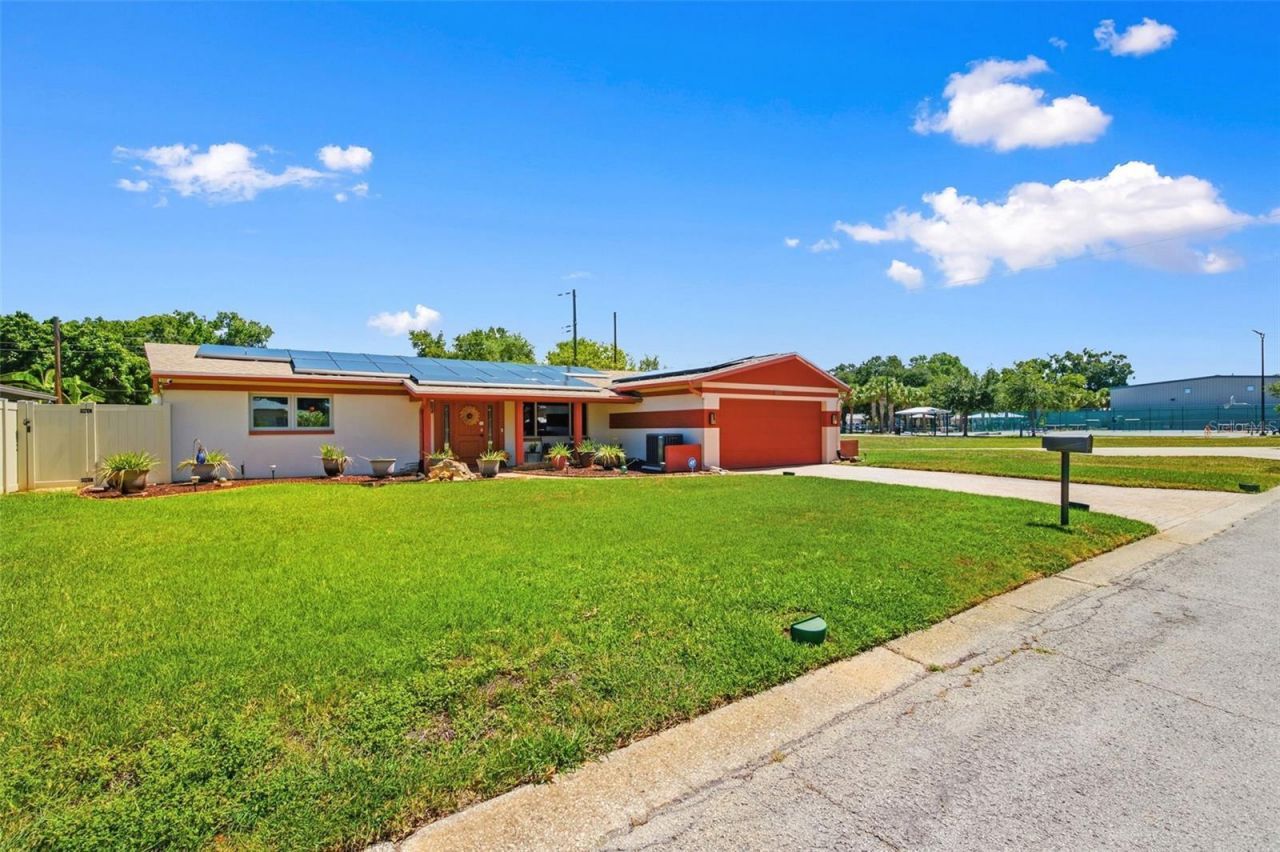 5915 46th Avenue N, Kenneth City, FL 33709 Photo
