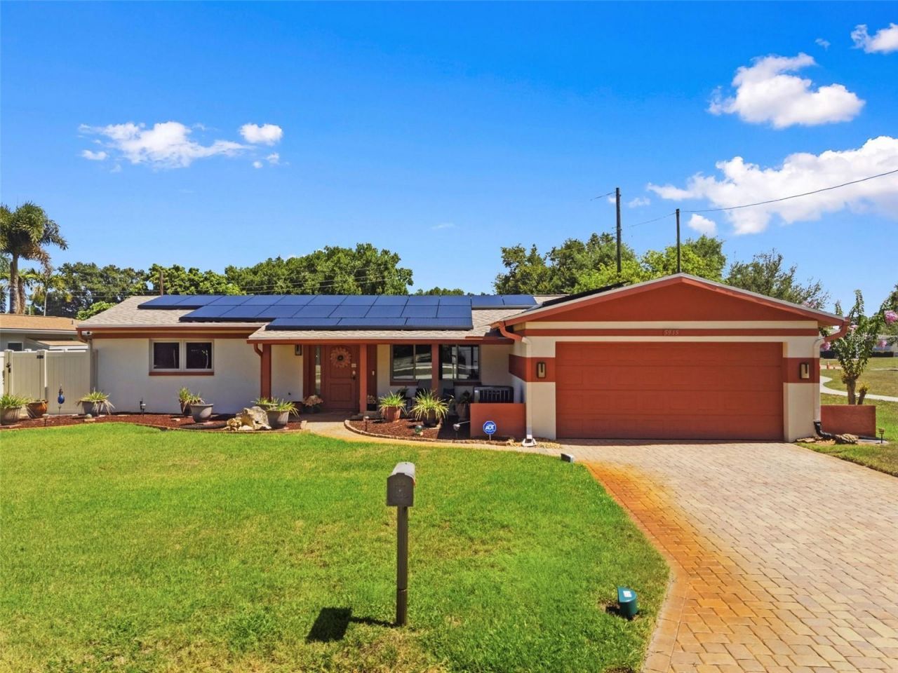 5915 46th Avenue N, Kenneth City, FL 33709 Photo