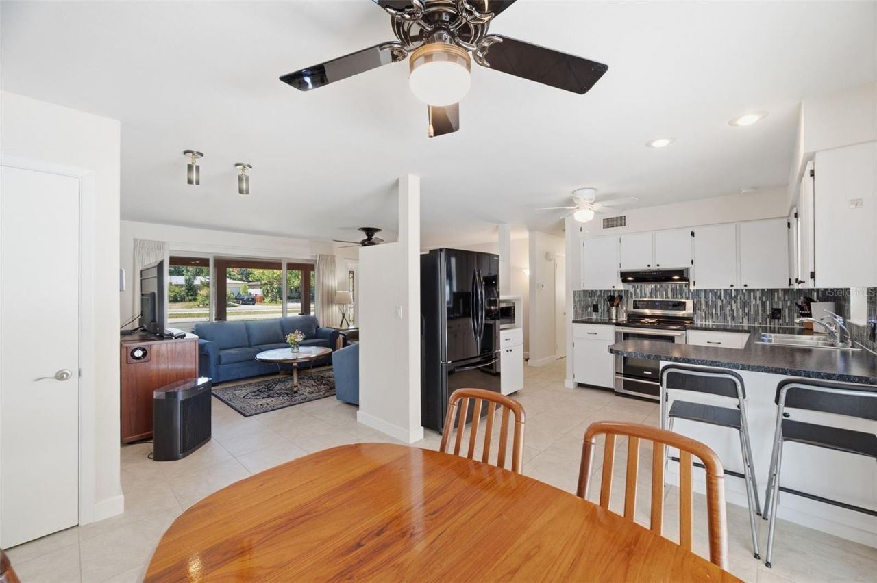 5915 46th Avenue N, Kenneth City, FL 33709 Photo