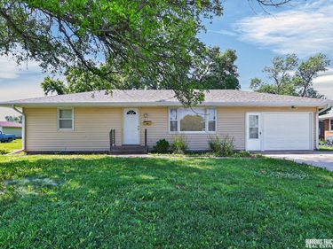417 W F Street, Elmwood, NE 68349
