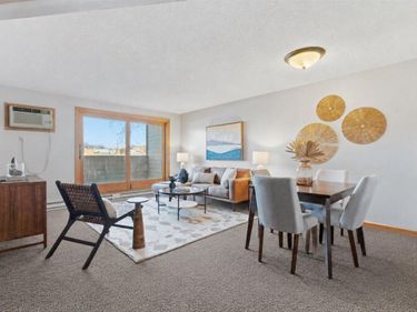 2425 E Franklin Avenue, Unit 212, Minneapolis, MN 55406