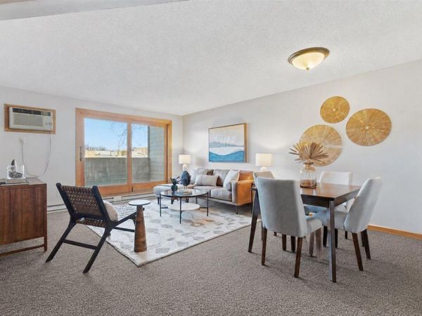 2425 E Franklin Avenue, Unit 212, Minneapolis, MN 55406