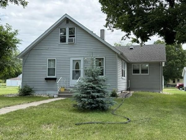 316 Oak Street , Breckenridge, MN 56520