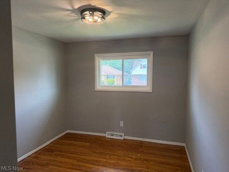907 E 216th Street, Euclid, OH 44119 Photo 7