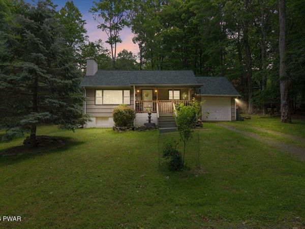 107 Maple Drive , Greentown, PA 18426