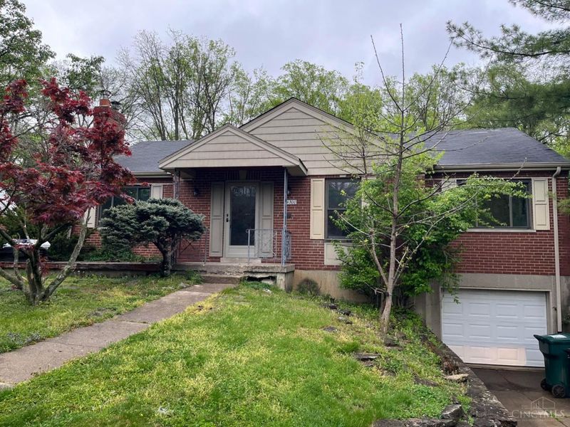 4300 Cappel Drive, Cincinnati, OH 45205 Photo 2