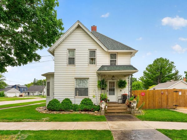 404 N Main Street , Belvidere, IL 61008