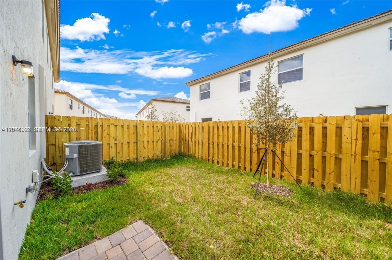 12942 NW 23rd Pl , Miami, FL 33167 Photo