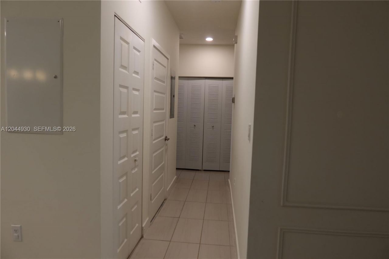 10467 NW 82nd St , Unit 16, Doral, FL 33178 Photo
