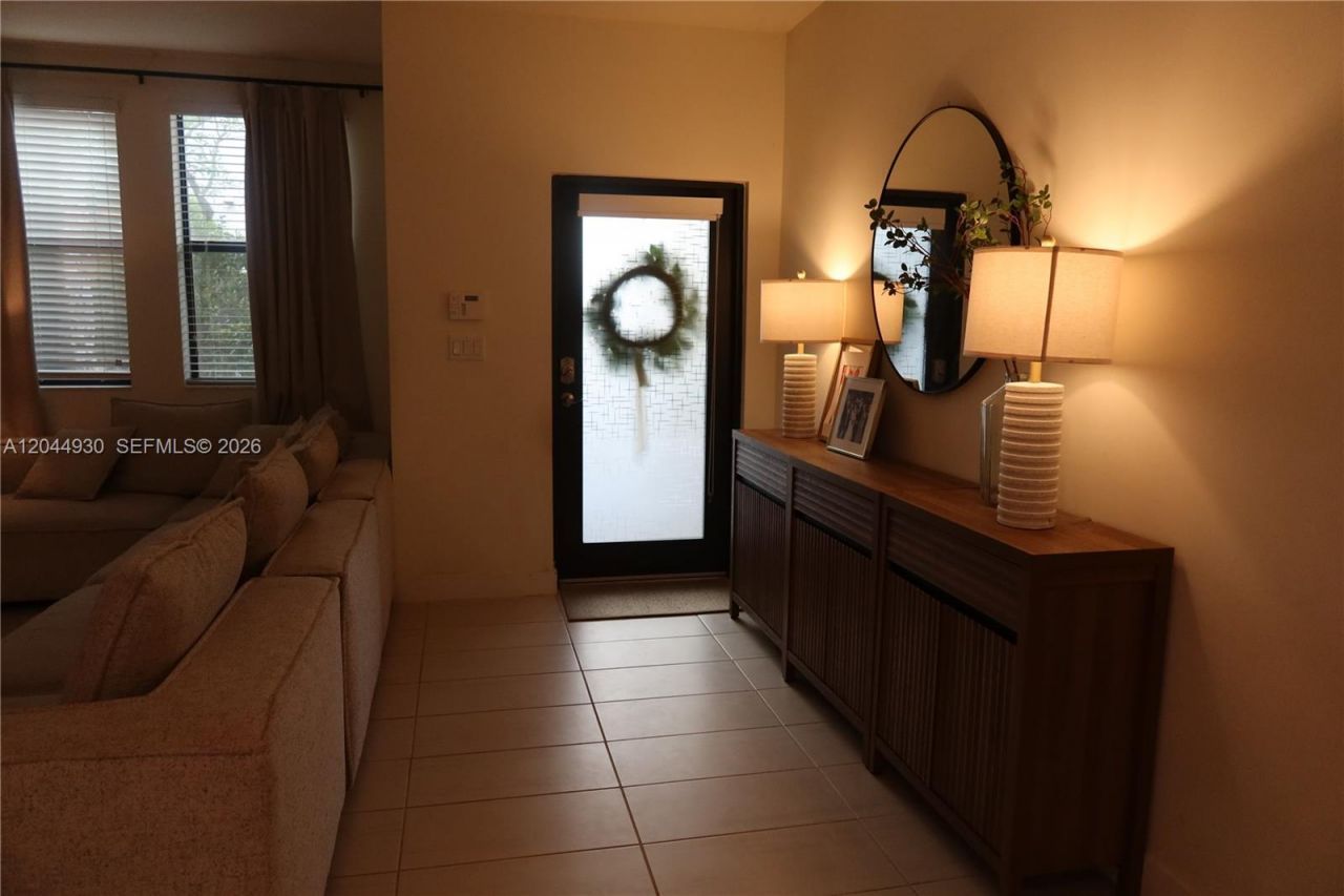 10467 NW 82nd St , Unit 16, Doral, FL 33178 Photo