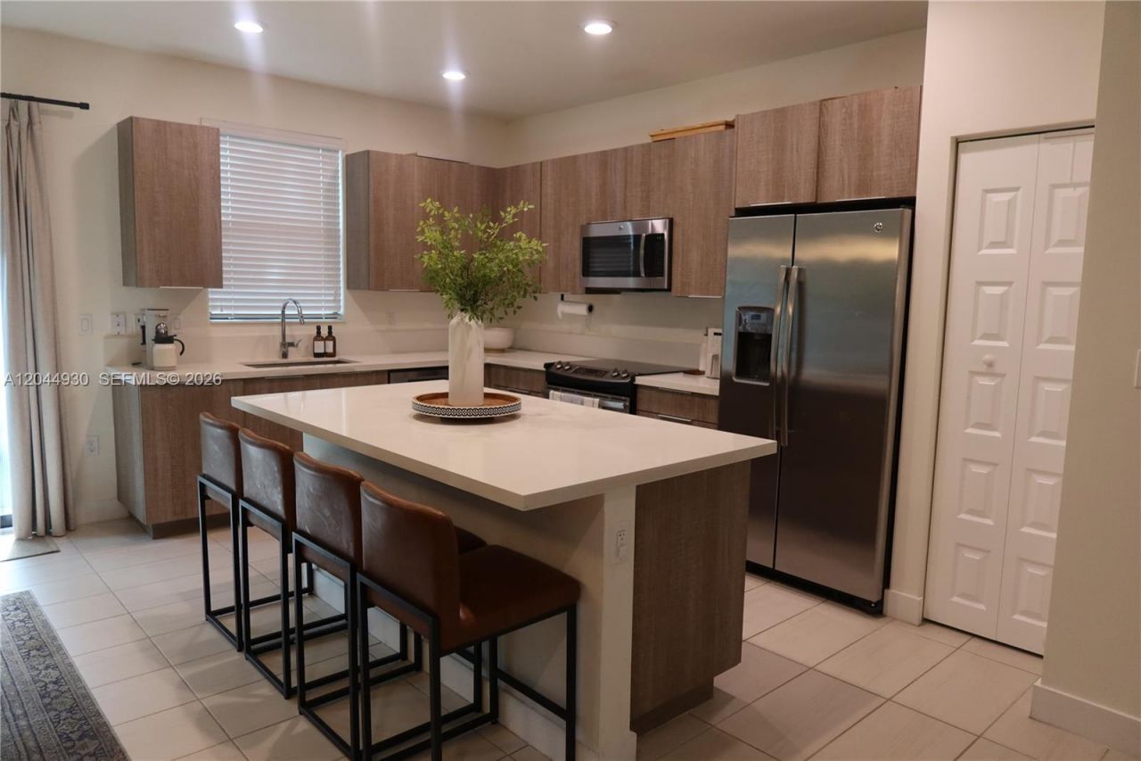 10467 NW 82nd St , Unit 16, Doral, FL 33178 Photo