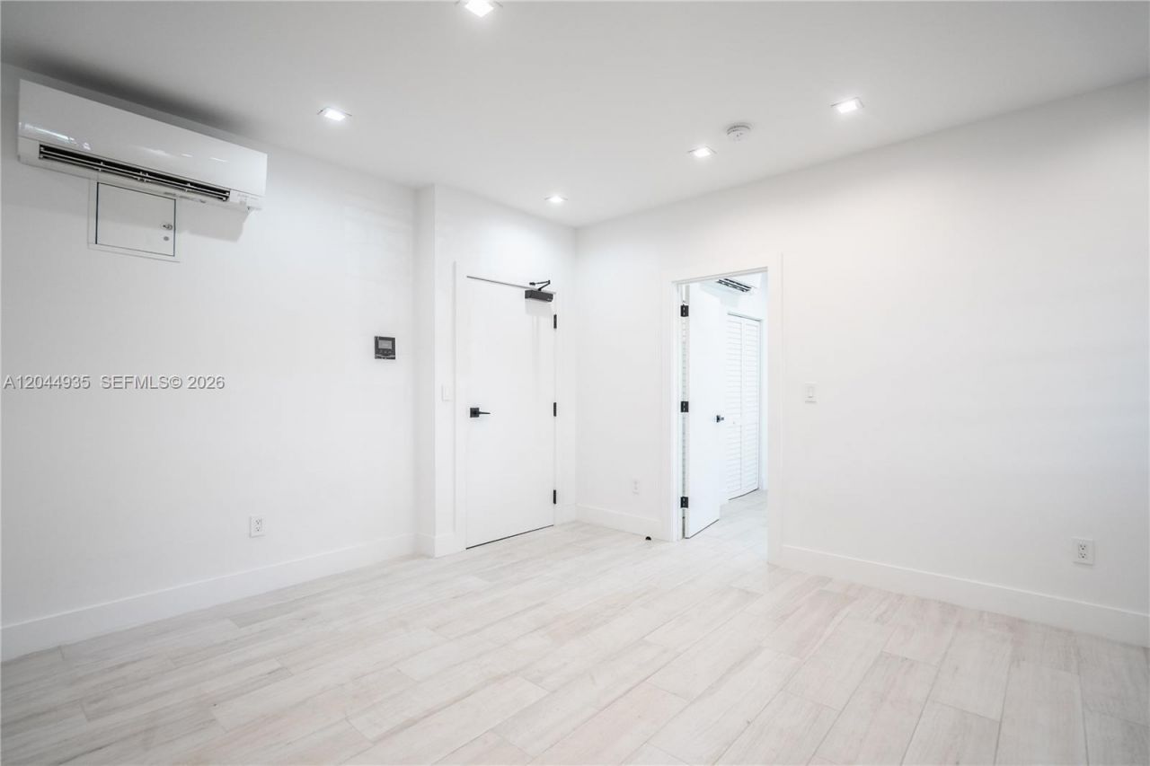 960 Jefferson Ave , Miami Beach, FL 33139 Photo