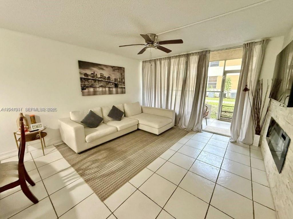 8246 NW 24th St, Unit 8246, Coral Springs, FL 33065 Photo