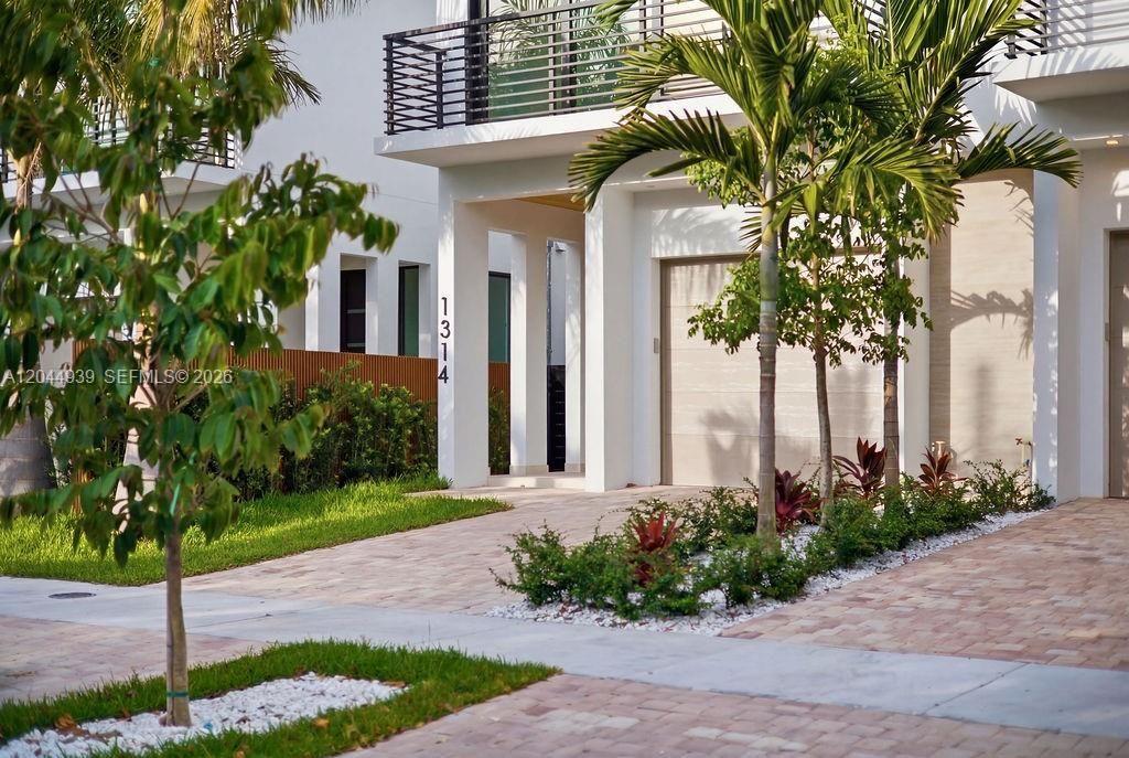 1332 NE 16th Ter , Fort Lauderdale, FL 33304 Photo